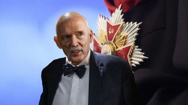 Ukraińcy zwracają ordery. Polacy powinni zrobić to samo?