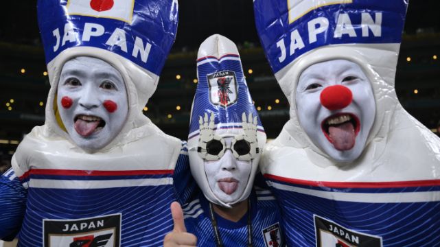 Japońscy kibice naprawdę zaśmiecili stadion?