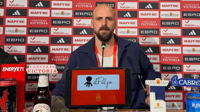 Nie ma transferu, jest zatrzymanie. Dziennikarz musiał się tłumaczyć służbom