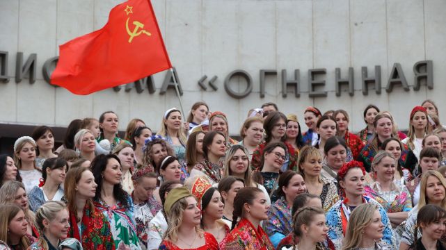 Premia za brzuch, kara za odradzanie. Potężna presja reprodukcyjna na Rosjanki
